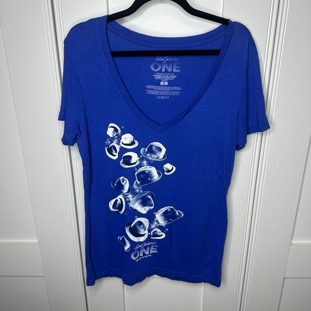 Michael Jackson XL One Cirque du Soleil Blue V Neck Graphic (c1)
